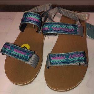 Toms Sandals size 5 in girls